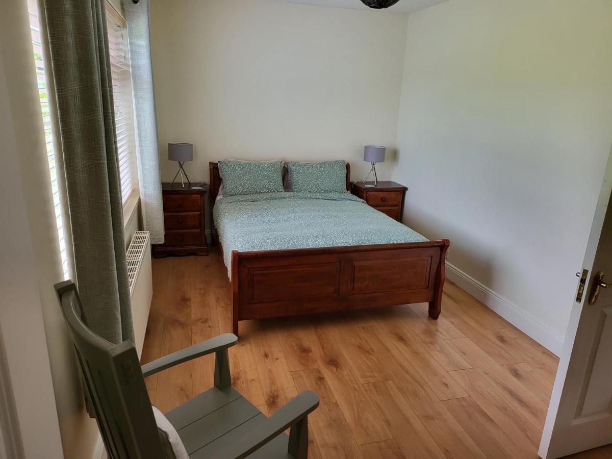 Millstream Cottage House & Apartment Уотърфорд Екстериор снимка